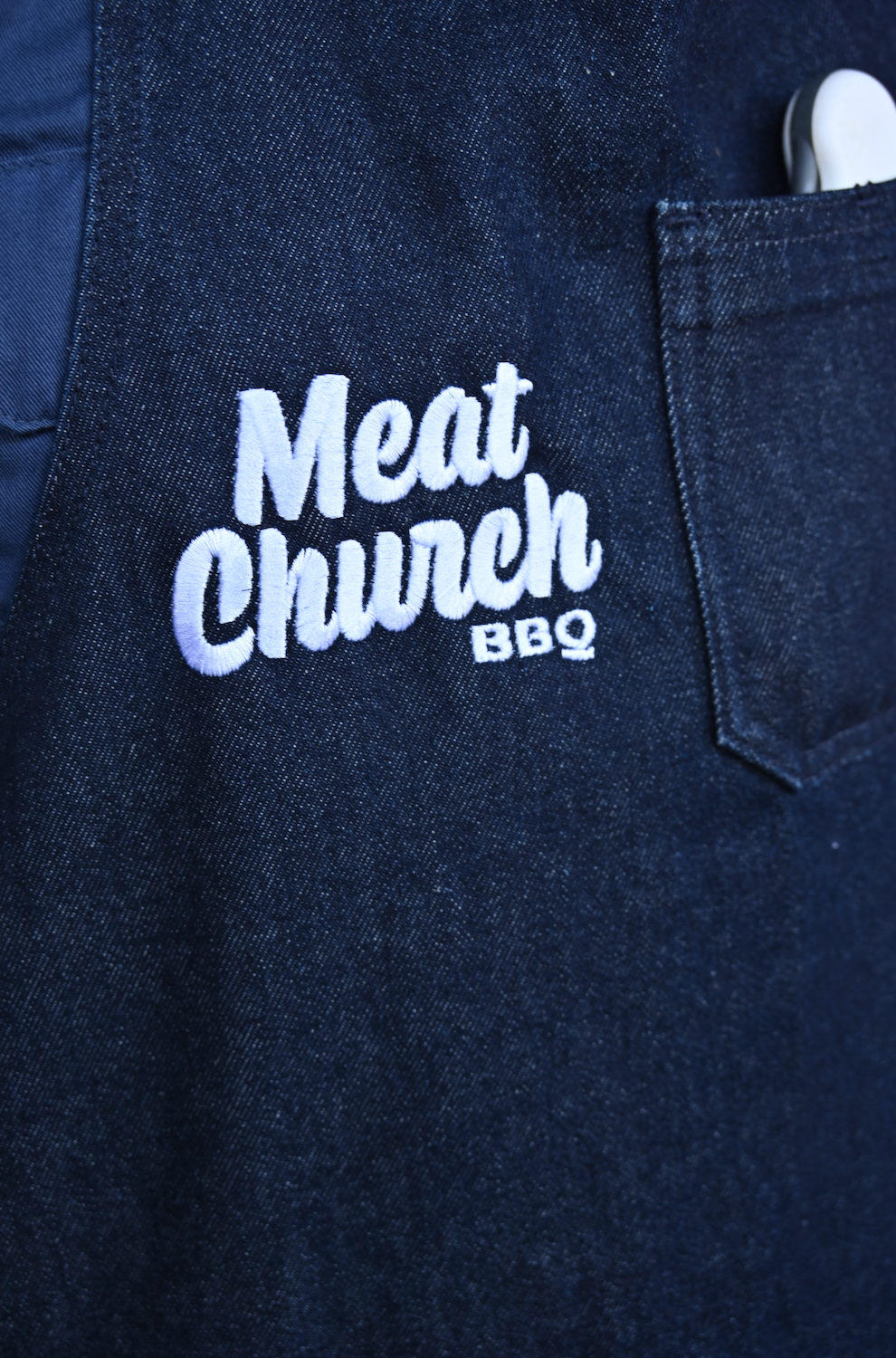 hedley-and-bennett-meat-church-apron-navy-p8 Screenshot_2024-07-03_at_2.52.19_PM.png